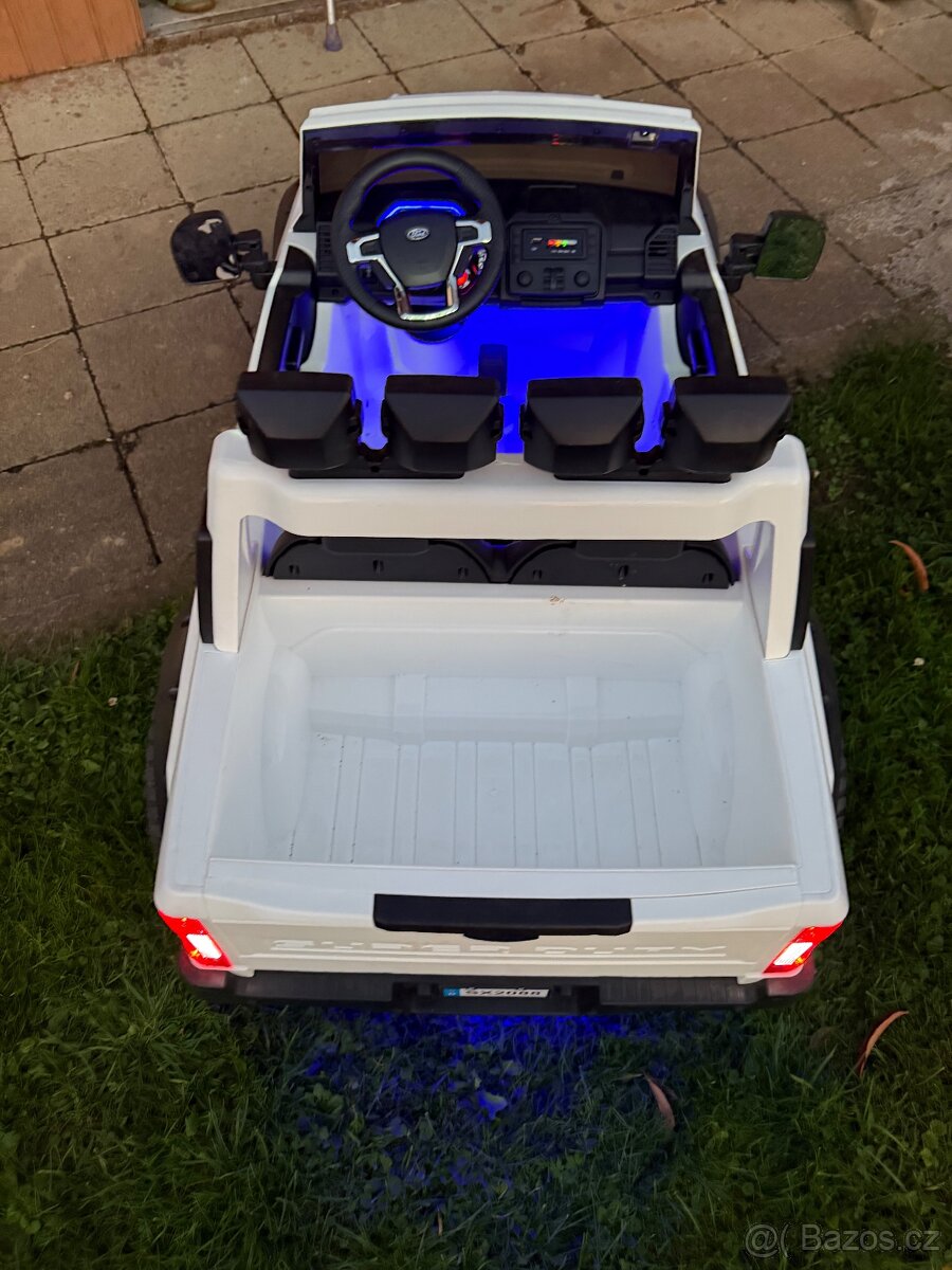 Elektrické autíčko Ford Super Duty 4x4 - 4