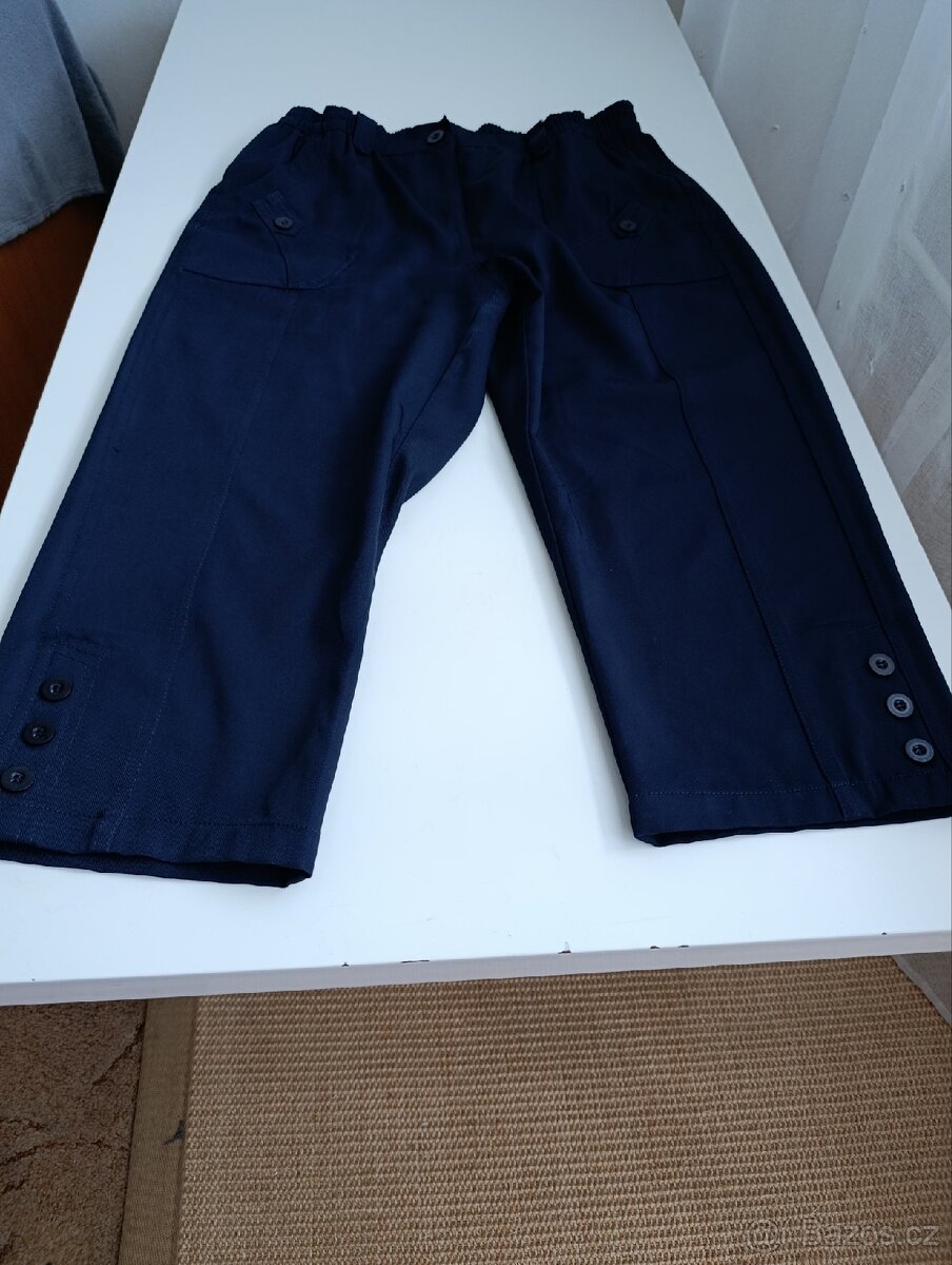 Tmavě modré třičtvrteční letní kalhoty vel.L do gumy - 4