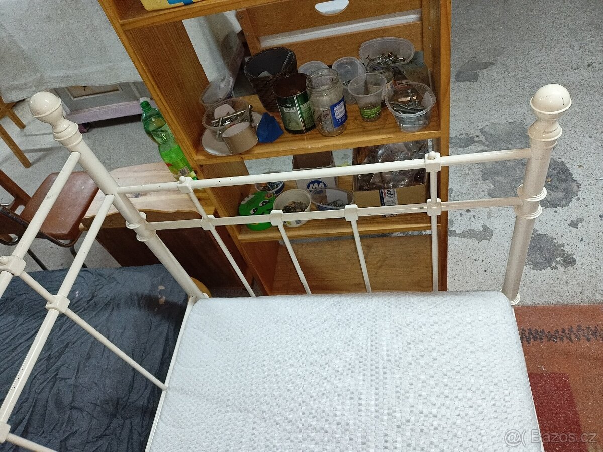 Prodám hezkou postel IKEA Tromsnes 90 x 200 cm - 4