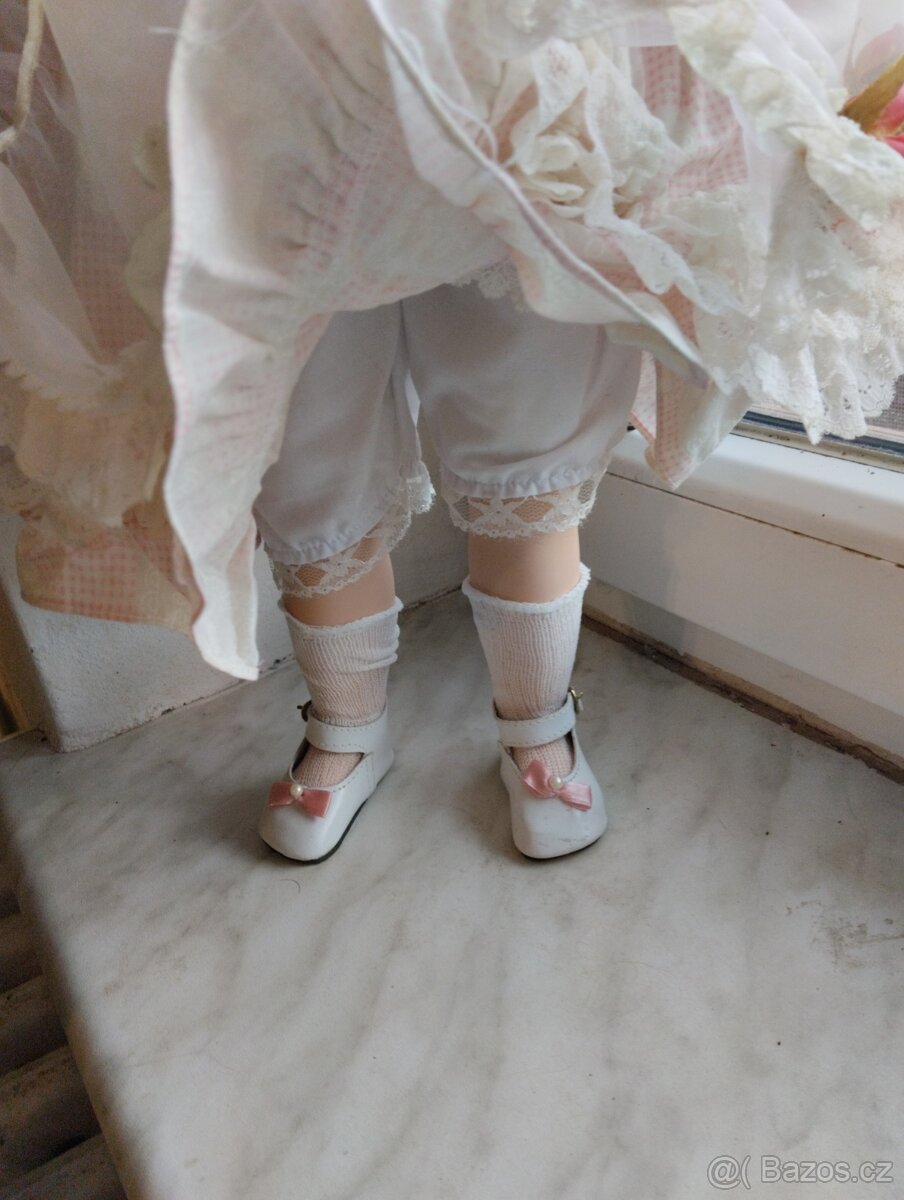 Mohutná porcelánová panenka - 4
