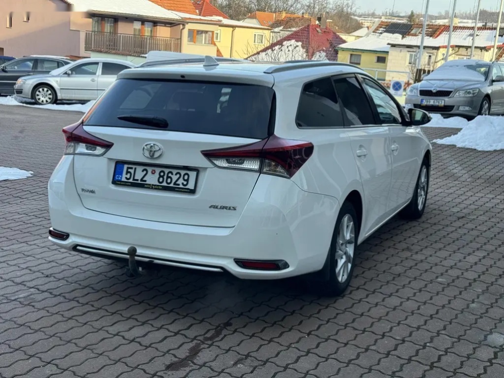 Toyota Auris, COMBI 1.6i 97kW - 4