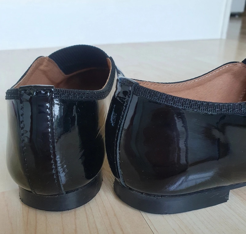 Černé lakýrkové baleríny značky André - 4