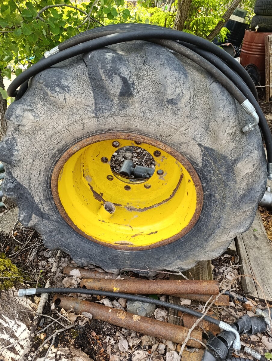 Kola John Deere 810-1070 - 4