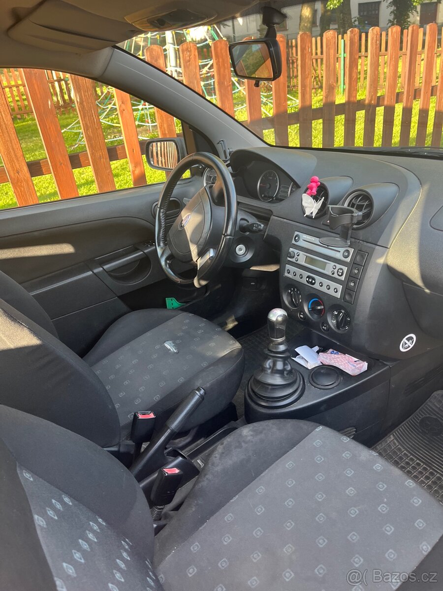 Ford fiesta 1,4tdci - 4