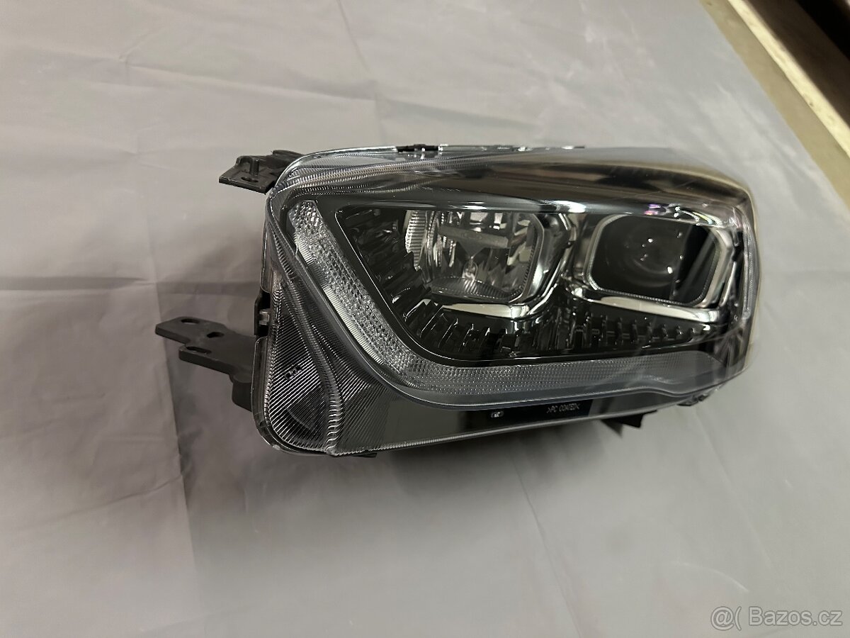 Ford Kuga II facelift , levý xenon černý - 4