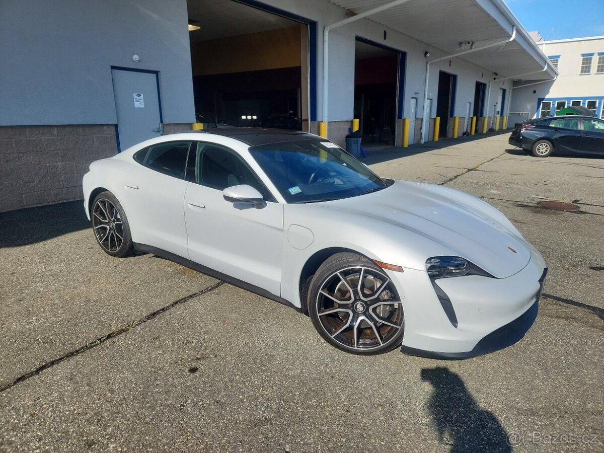2022 PORSCHE TAYCAN - 4