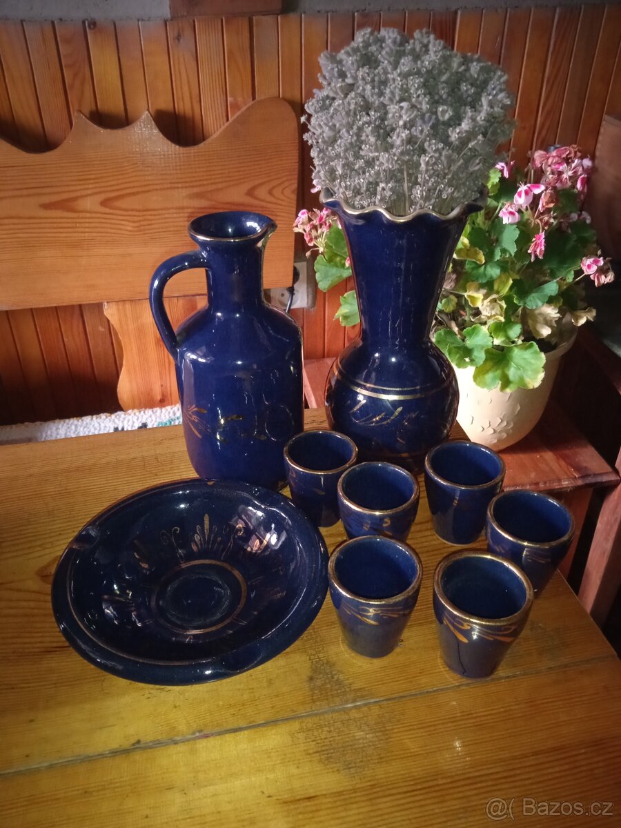 Keramický set džbánek s panáčky, vázou a popelník - 4