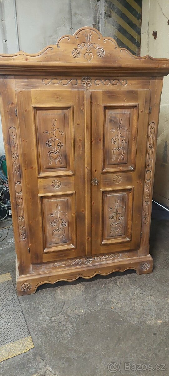 Starožitná skříň - 4