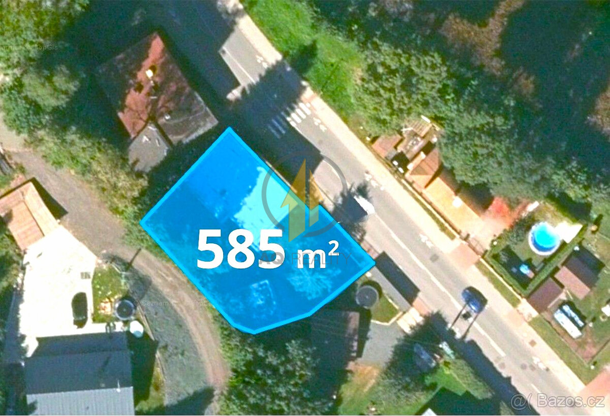 Prodej domu se 2 bytovými jednotkami, garážemi a zahradou - 4