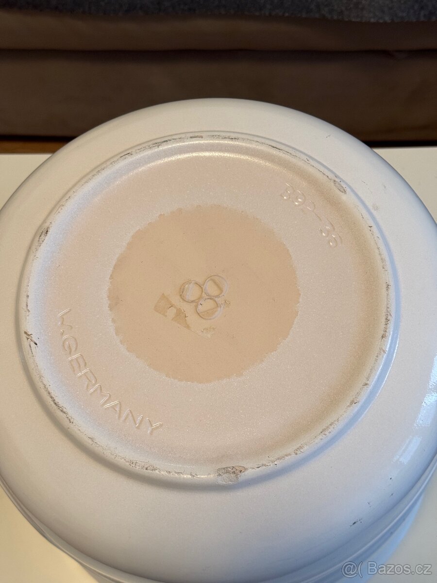 Bílý keramický obal na květináč s vlnkovým vzorem - 4