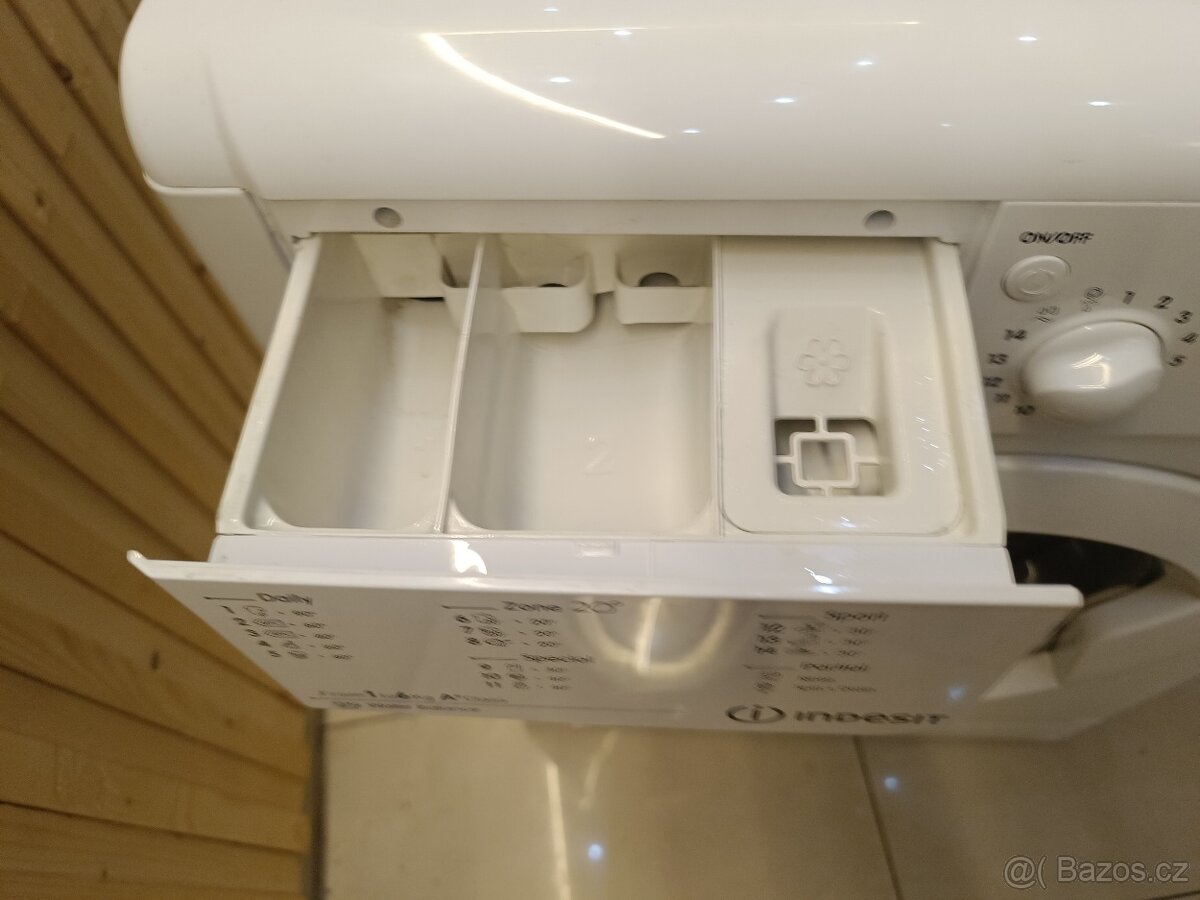 Pračka Indesit na 6 kg, top stav - 4