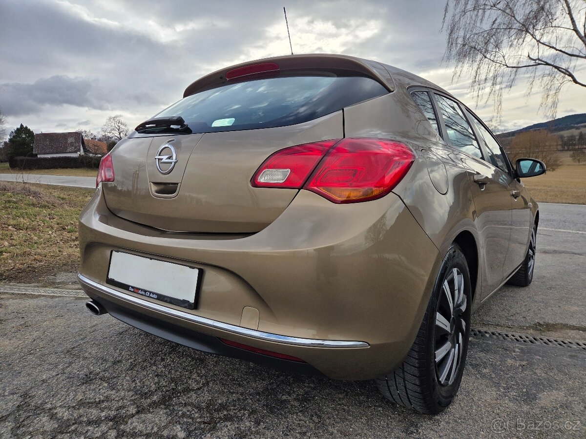 Opel Astra HATCHBACK - 2.ONAFTA - KUP ČR - 174tis - 4