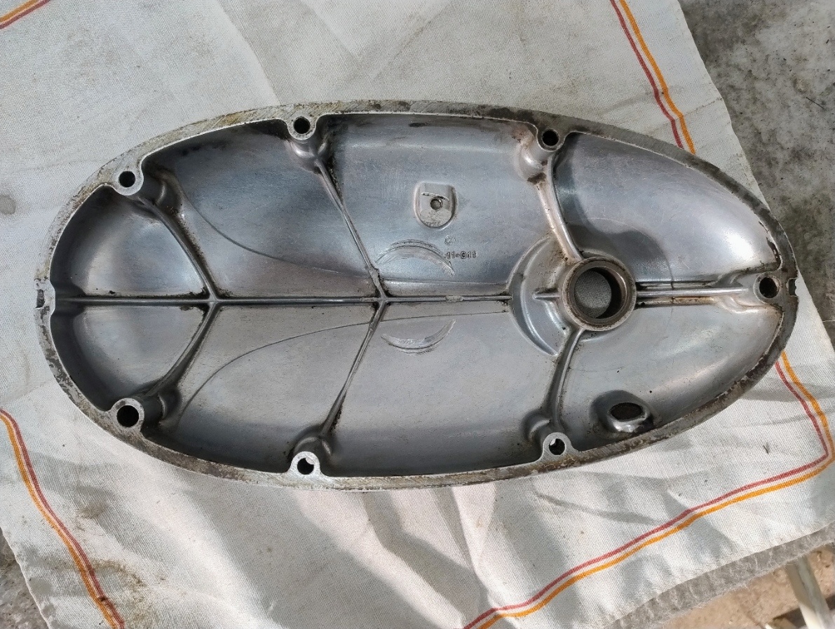 VÍKO MOTORU JAWA 175 - 4