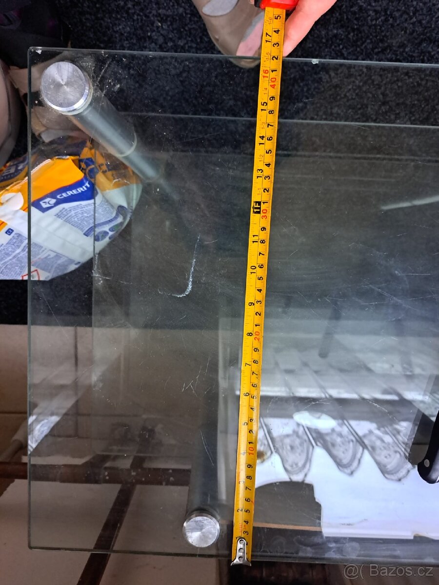 Skleněný konferenční stolek - 4