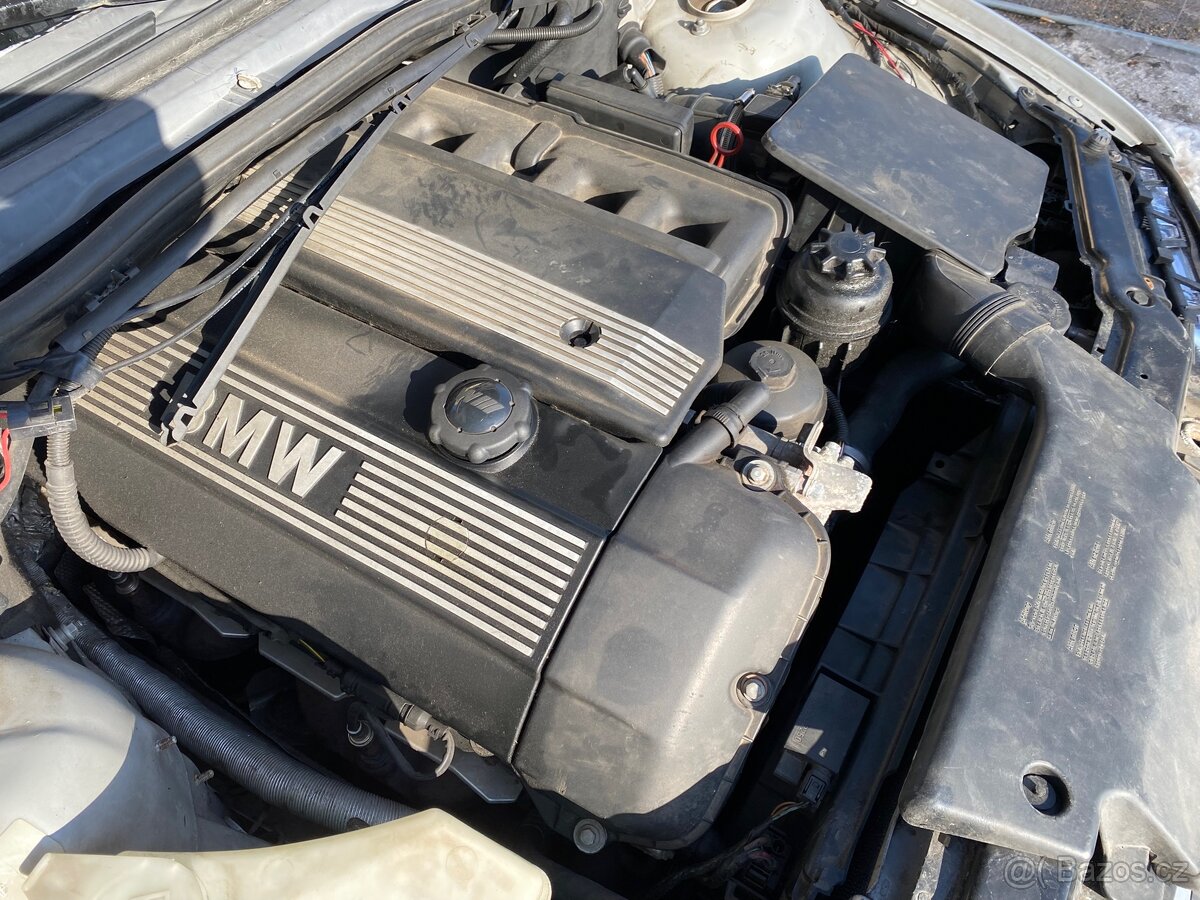 BMW E46 325i Náhradní díly - 4
