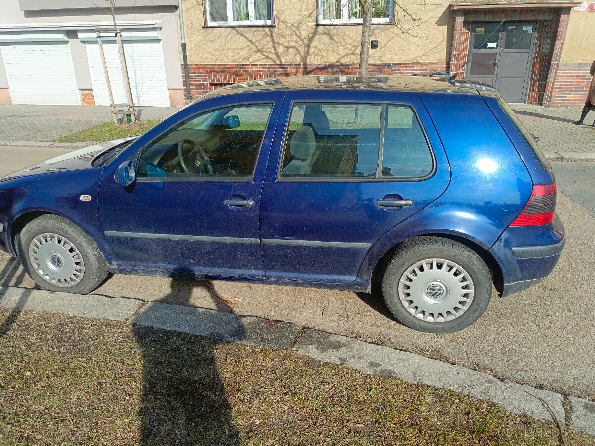 Golf 4 - 4