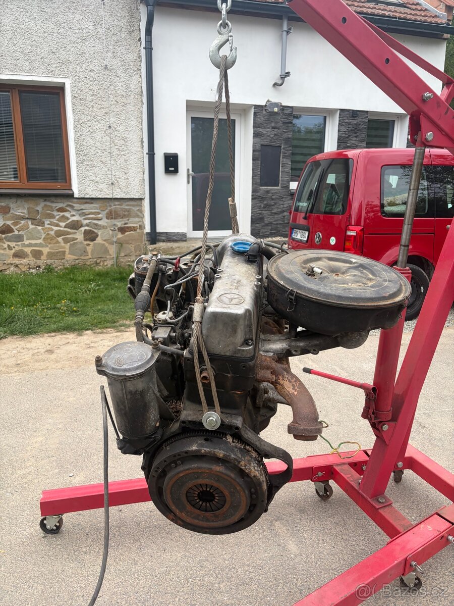 Mercedes w123 200D - 4