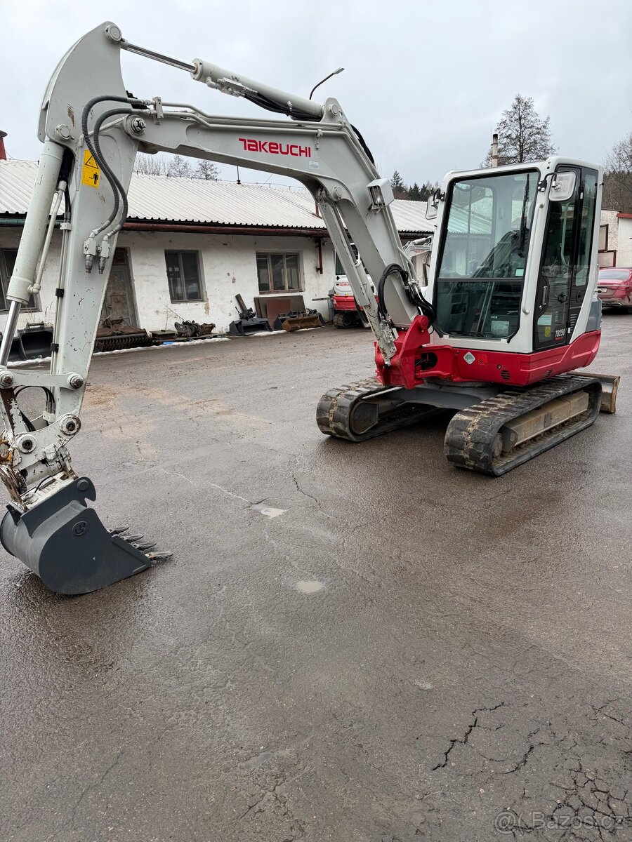 Bagr Takeuchi TB250 - 4