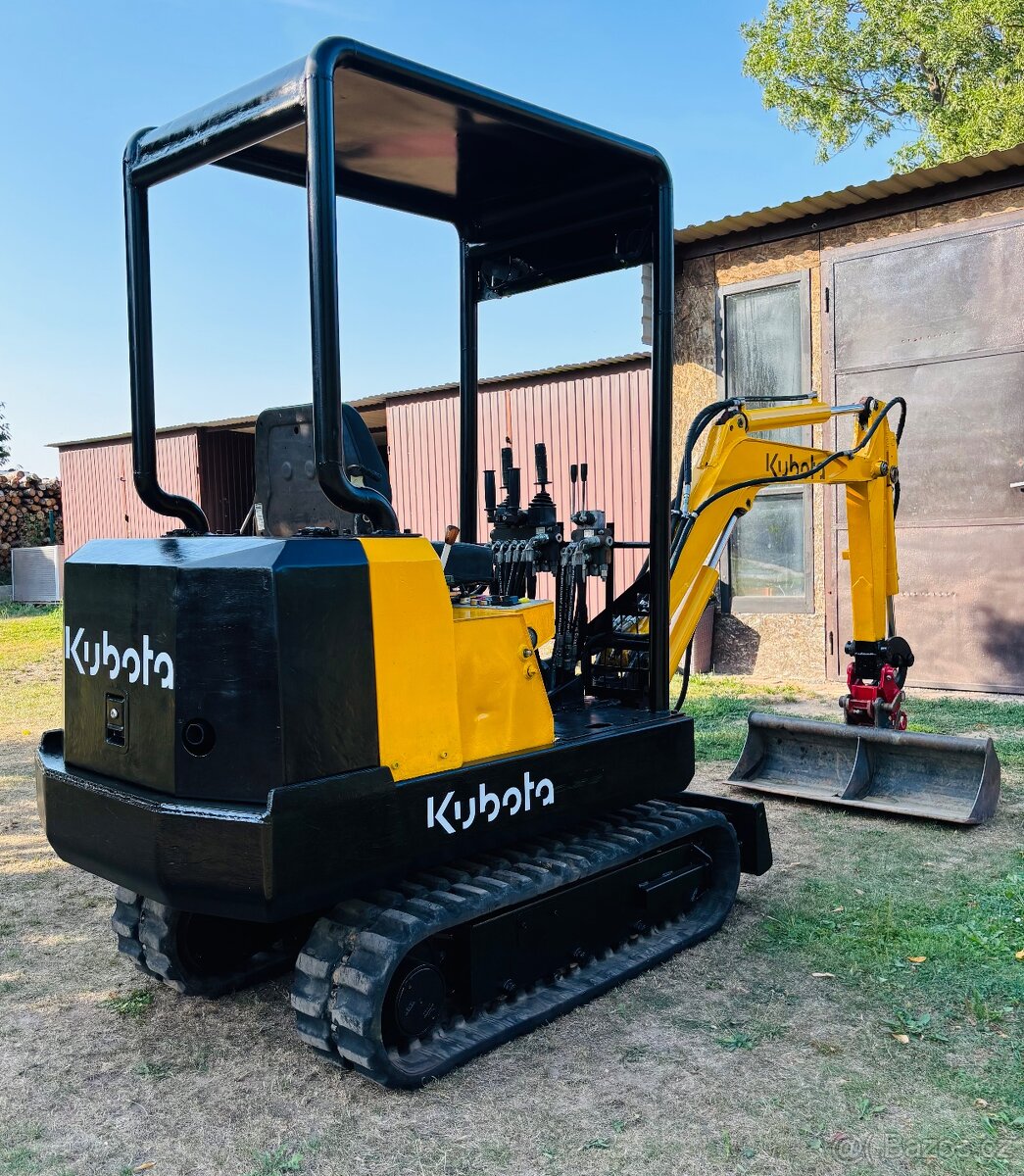 Japonský minibagr Kubota 1.3t - 4