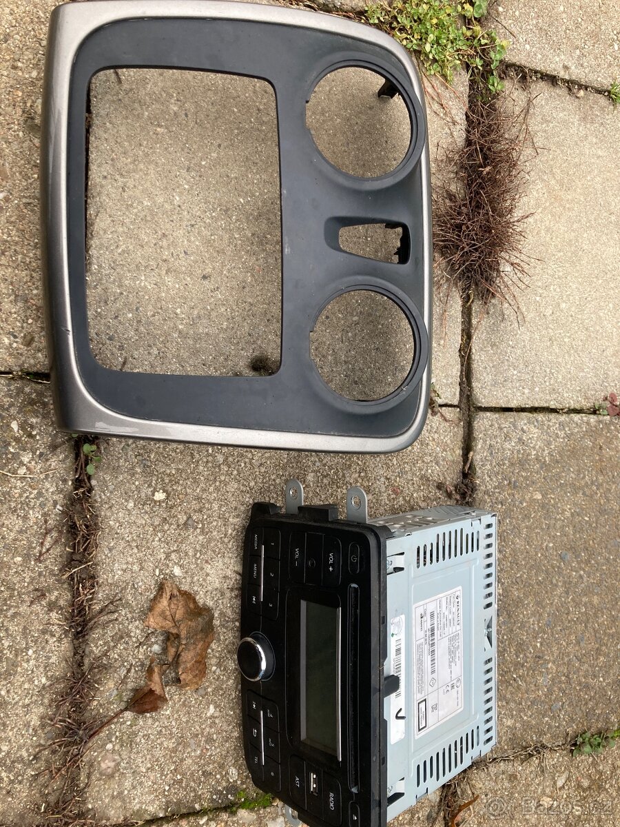 Rámeček a rádio Dacie Logan 2016 - 4