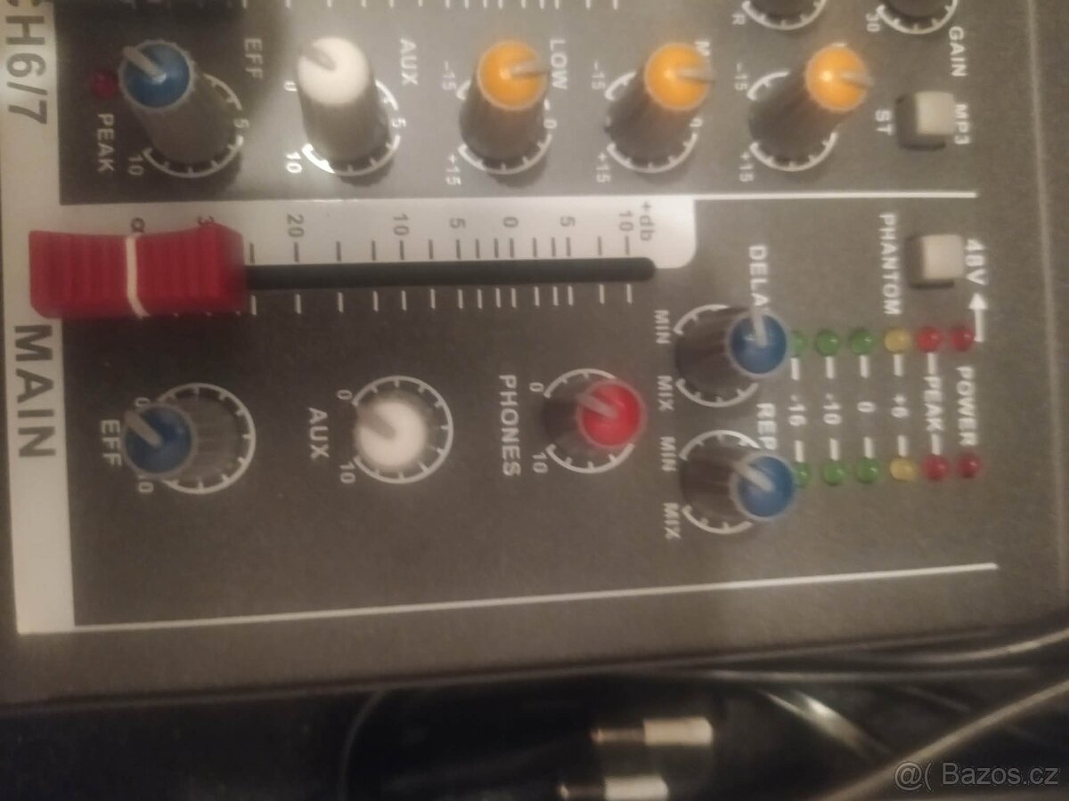 Kytarové kombo a mixážní pult - 4