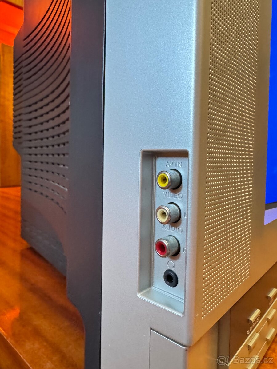 CRT Combo TESLA L-5421 DVD - 4
