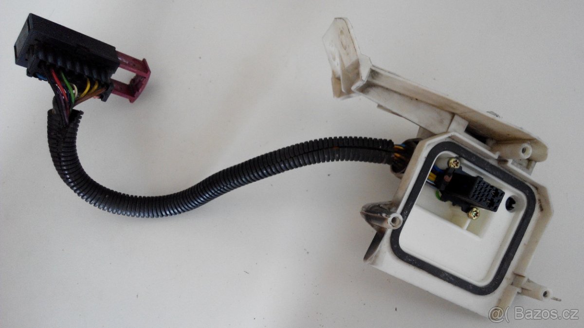 Opel Vectra B - sahara + různé díly - 4