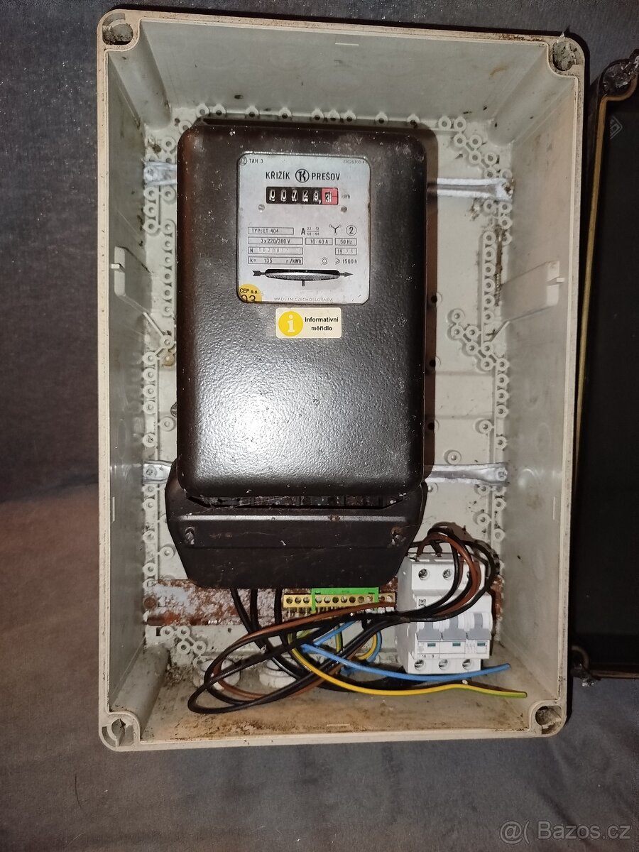 Podružný elektroměr s jističi, do garáže, ... ČB - 4