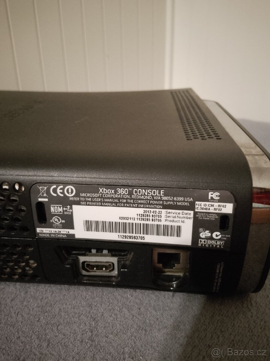 Prodám Xbox 360 120gb + ovladač a hra - 4