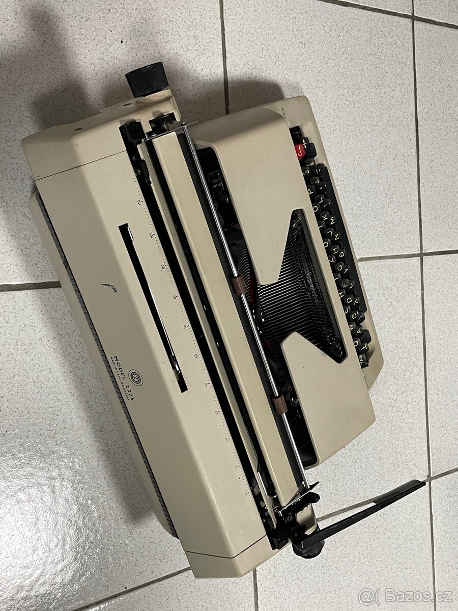 psací stroj CONSUL - 4