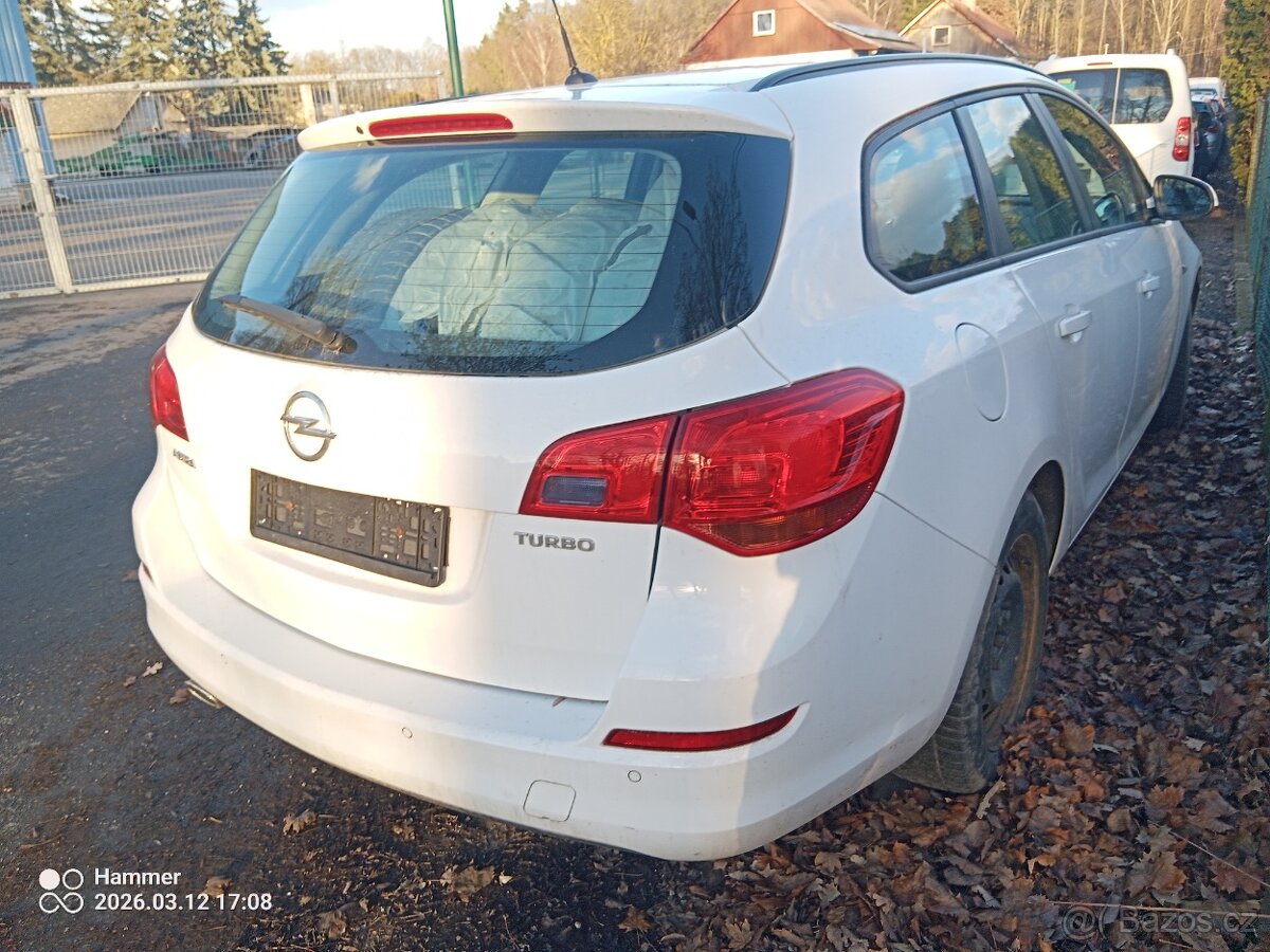 Opel Astra combi 2011 1.4 T - 4