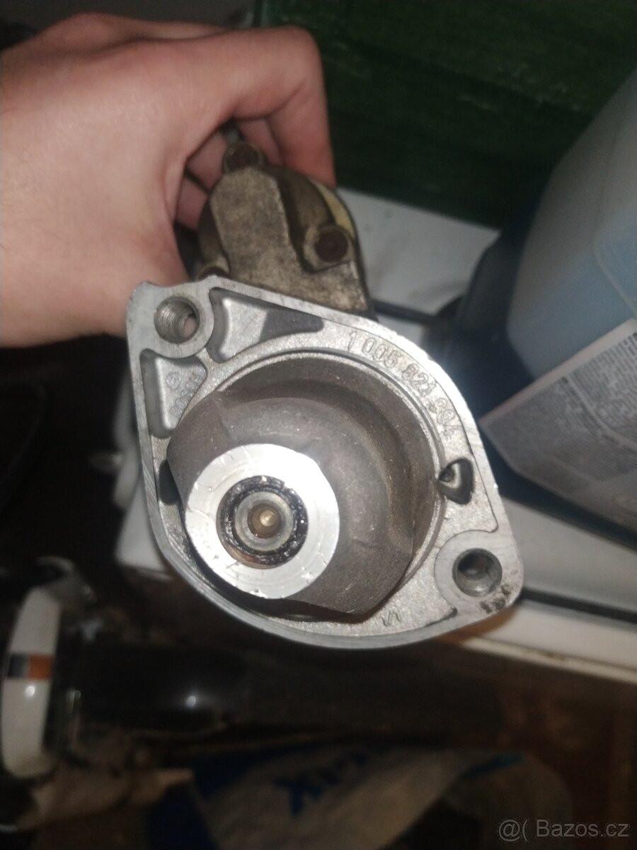 Mercedes startér BOSCH - 4