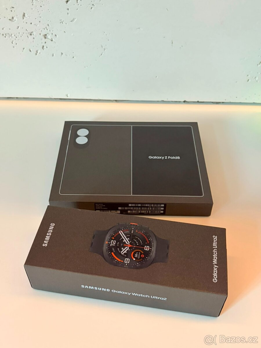 NOVÝ Samsung ZFold 8 - 4