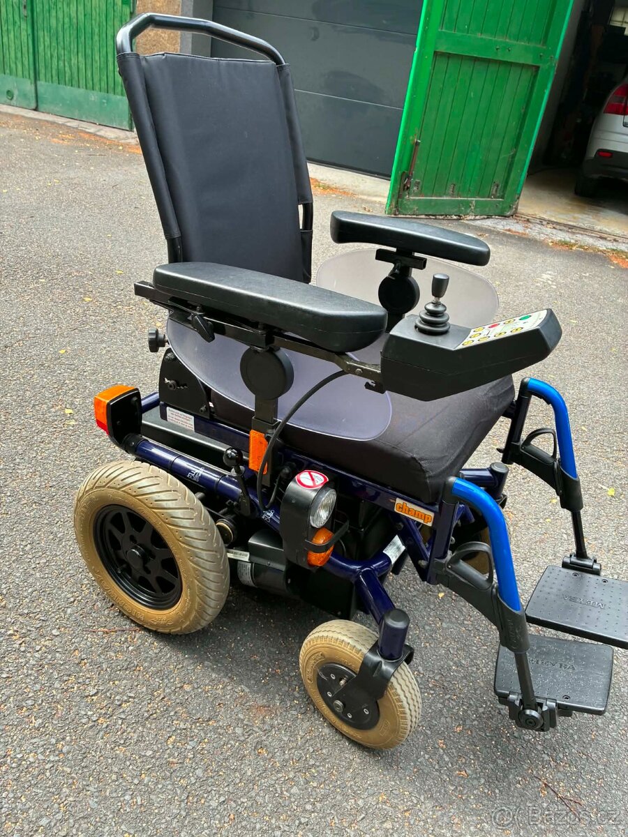 Prodám elektrický invalidní vozík Puma 40 - 4