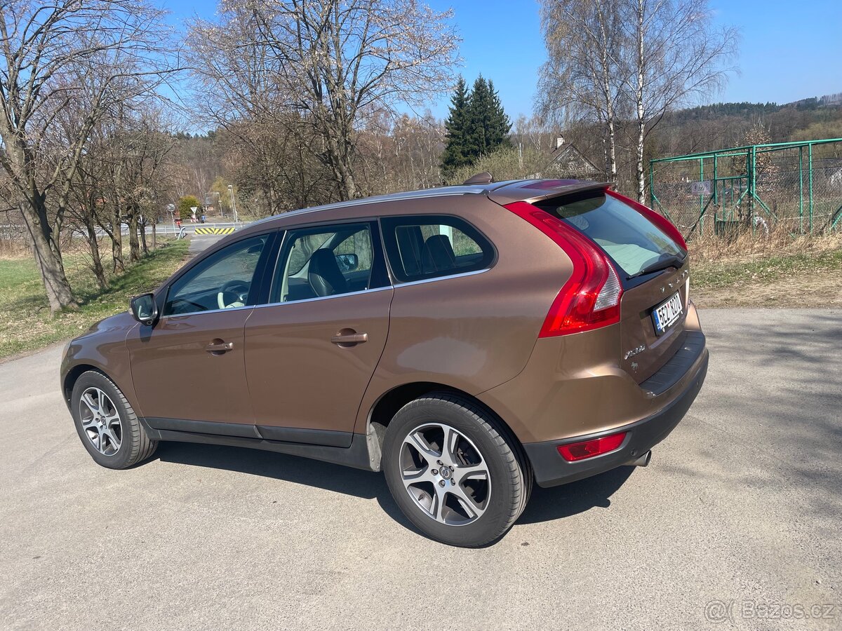 VOLVO XC60 D3 AWD automat 2010 - 4