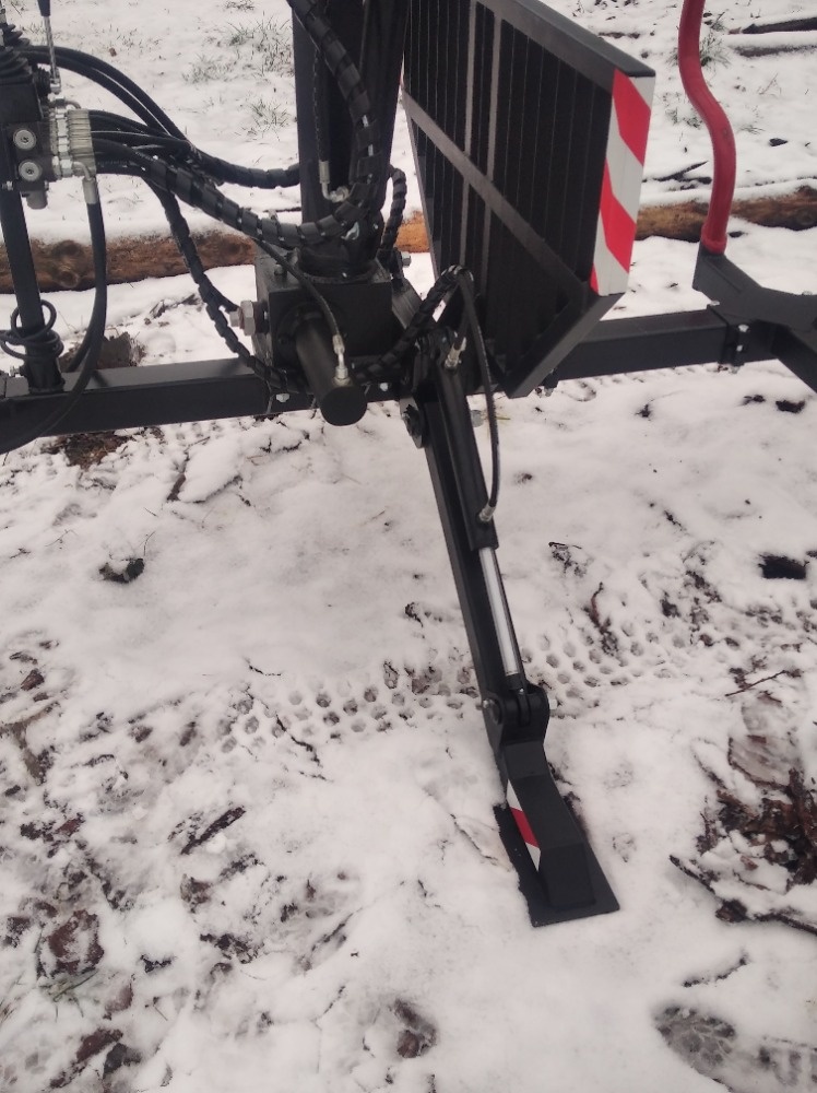 Vyvážečka, vyvážecí vlek, hydraulická ruka - 4