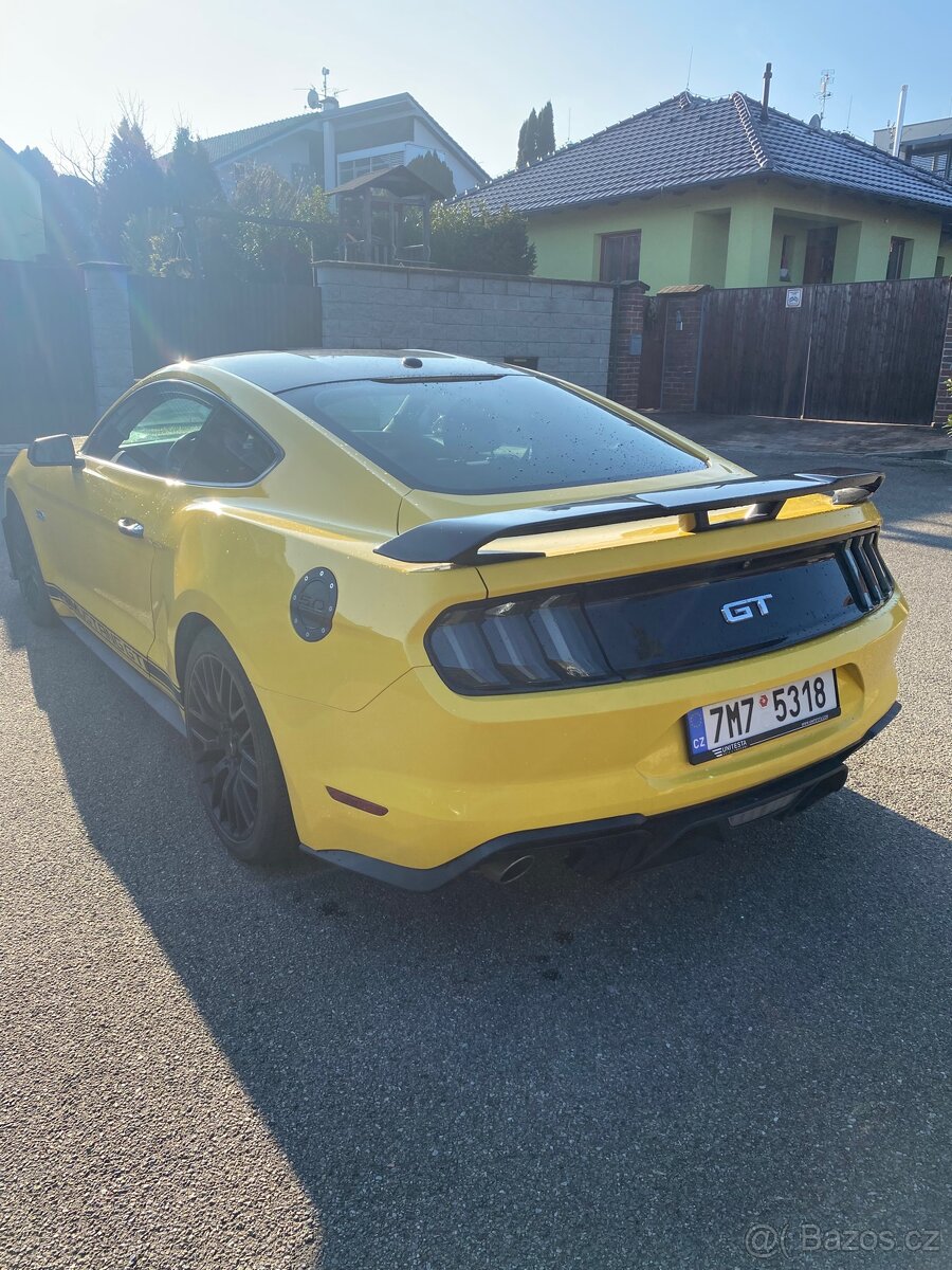 Ford mustang GT - 4