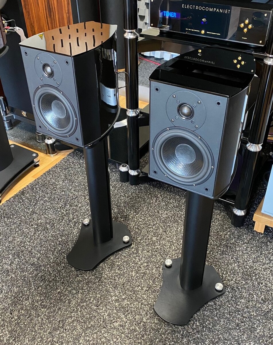 Nyni za 35 tis. - WILSON BENESCH ARC - 4