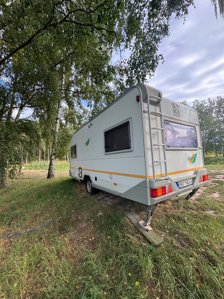 Prodám karavan pro 4 osob - 4