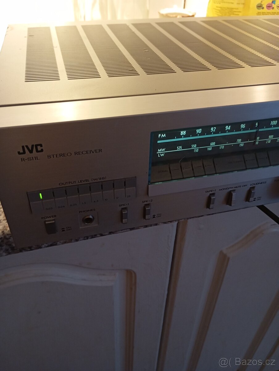 Retro JVC - 4