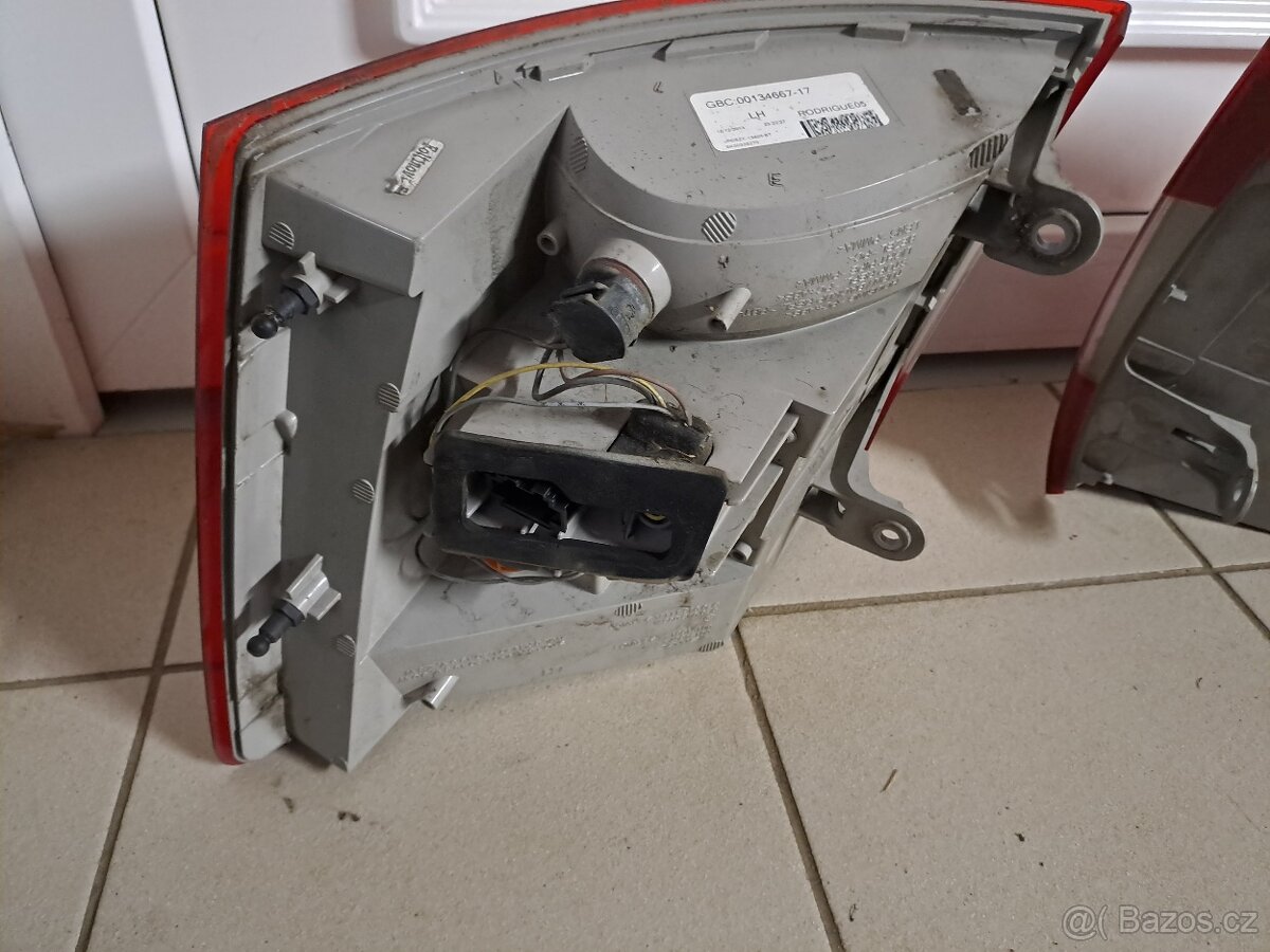 Škoda Octavia III 3 kombi zadní led světla - 4