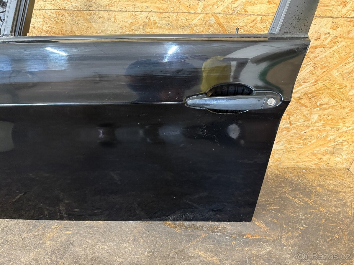 LEVÉ PŘEDNÍ DVEŘE BMW E90/91 SCHWARZ - 4