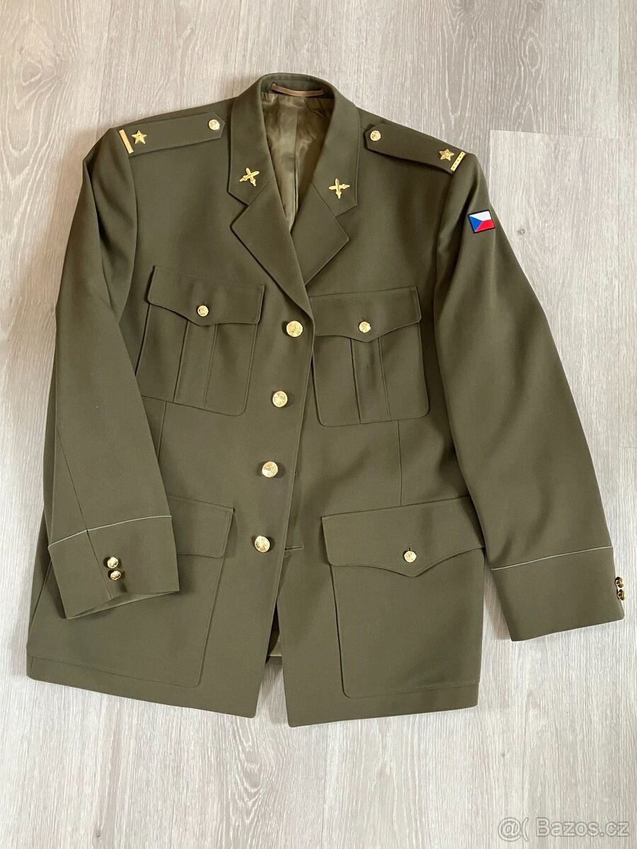 Vojenská zelená uniforma. - 4