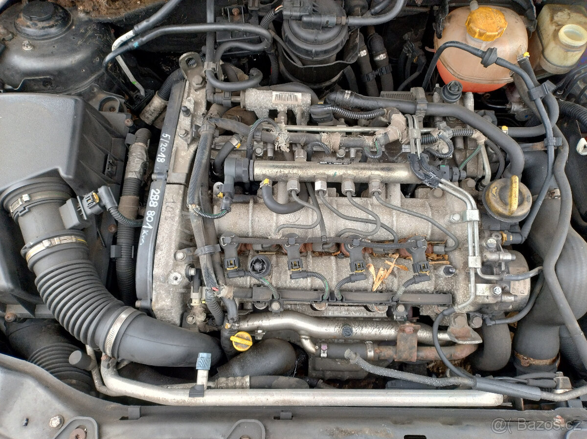 Fiat Croma 1,9JTD 88kW Combi, rok 2006 - dily - 4