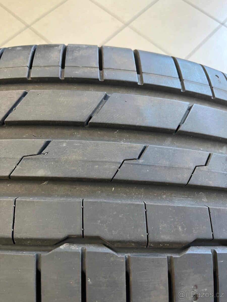 225/45 r18 hankook - 4
