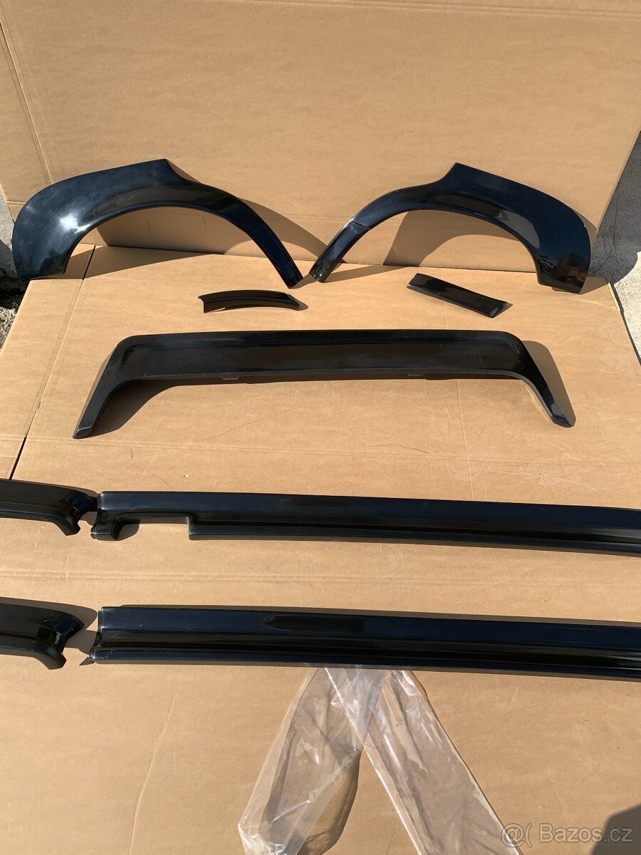 zadni spojlery Mercedes E w124 paket - 4
