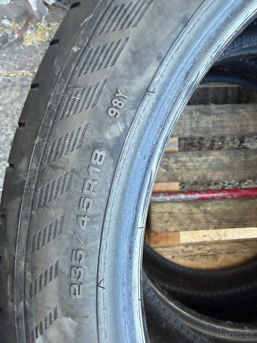 Prodám 235/45/18 - 4