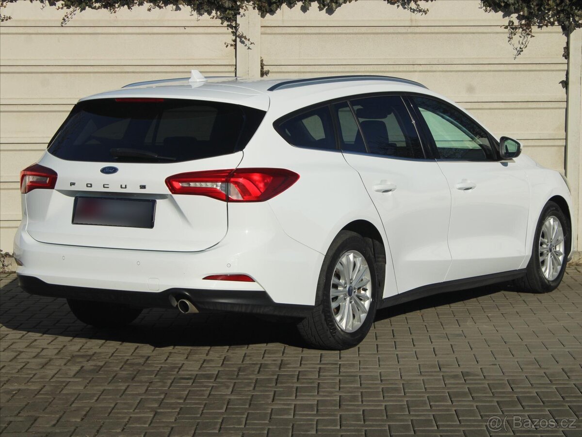 Ford Focus 2,0 110kw EcoBlue Titanium 6M/T ČR 1.majitel - 4
