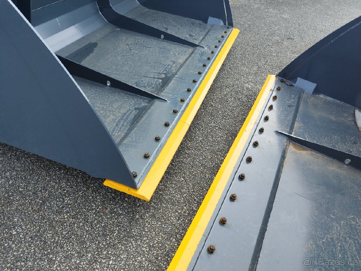 Nová nakládací lopata JCB (Q-fit) 2.5m3 - 4