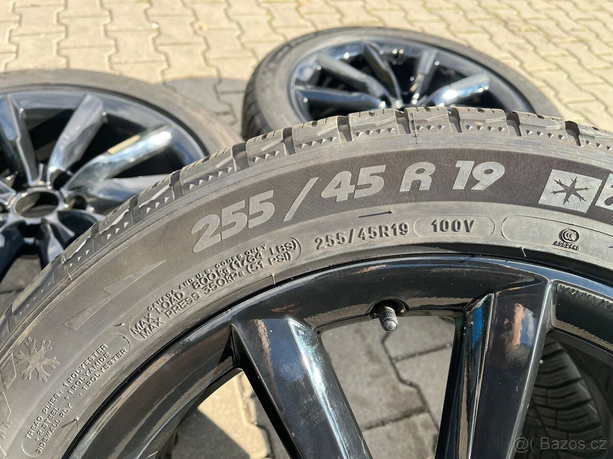 Audi A6 Allroad kola 19" zimní 255/45/19 - 4